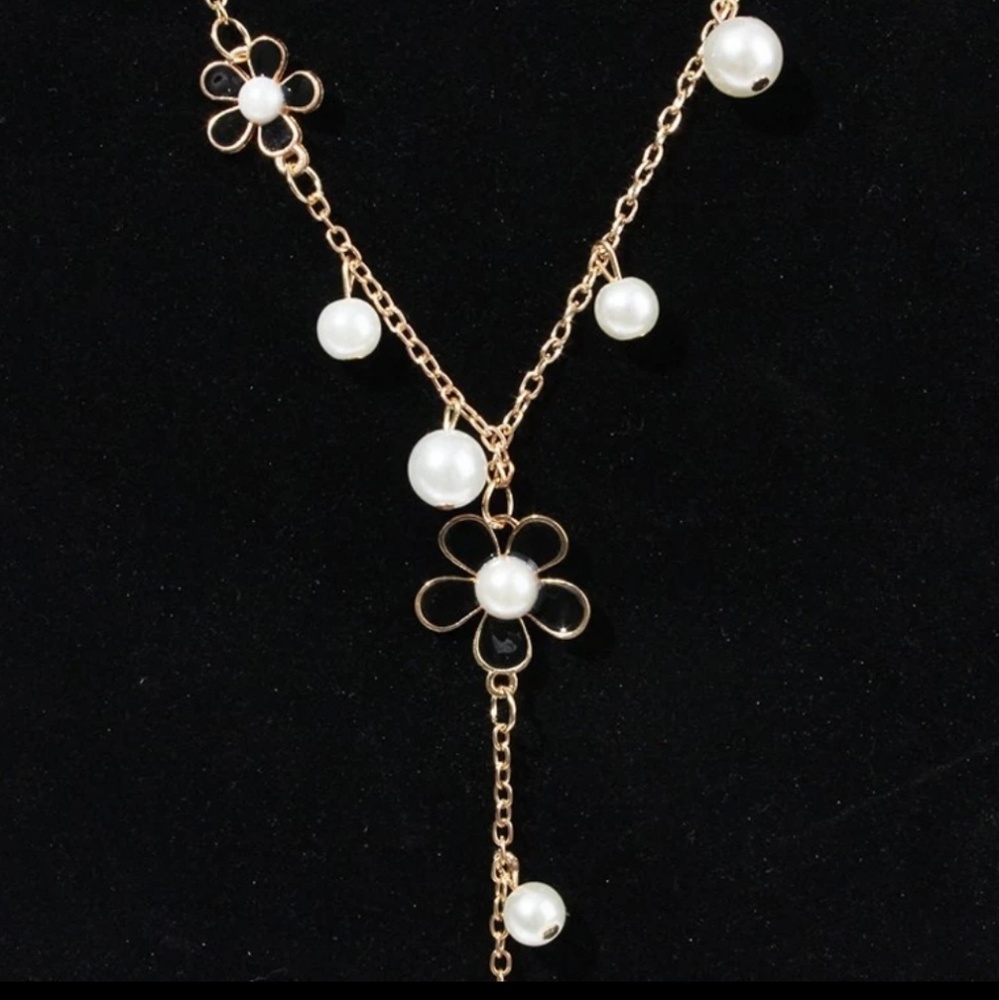 Long Fun Flower Pearls Necklace 30.5in Long - Picture 4 of 4